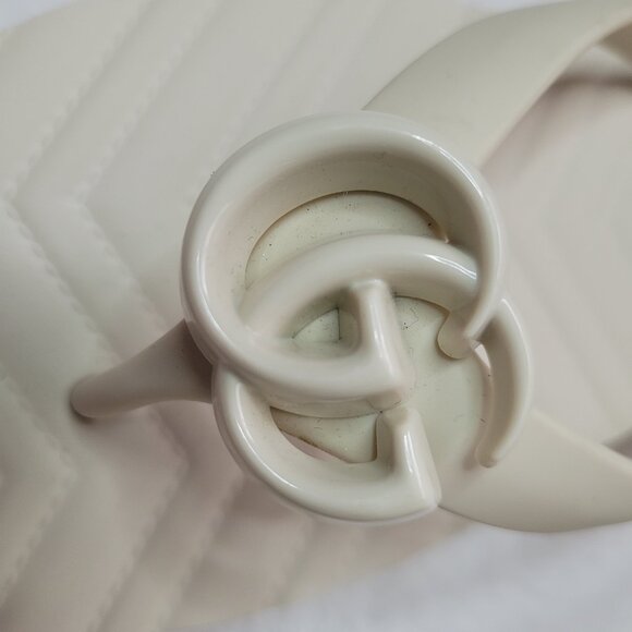 Gucci Marmont Platform Flip Flops w/Metal Emblem - Picture 8 of 10